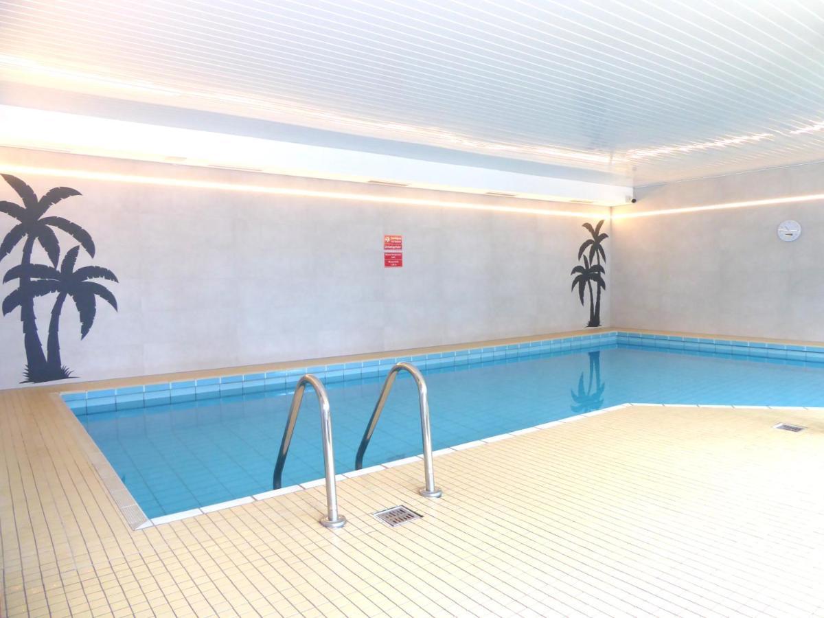 Mountain Pool-sauna-terrasse-hund-4pers-bikepark Winterberg